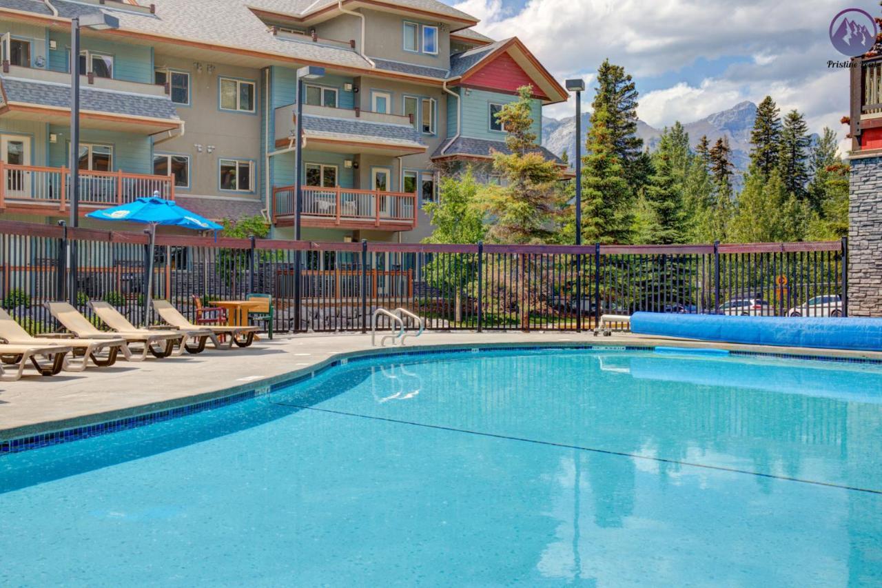 Modern Nordic 2 Bedroom Mountain View Condo Canmore Exterior foto